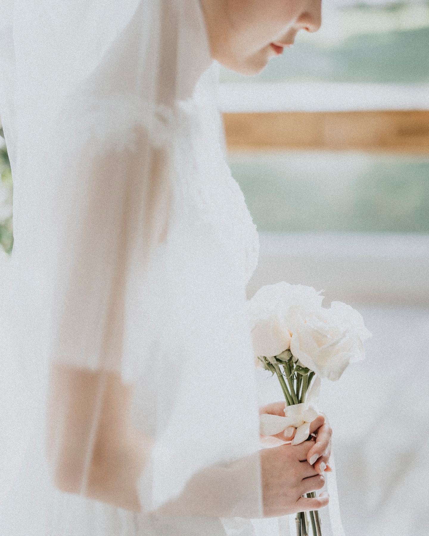 I have been clearing up space on my computer and archiving older photo shoots. Every once in a while I come across an image that makes me pause and admire it. The simplicity and harmony in color between the foreground and background really caught my eye on this one.

#hawaiiwedding
#hawaiiweddingphotographer
#hawaiiweddingphotography
#weddingphotography
#wedding
#brideandgroom
#destinationweddings
#ınstawedding
#ハワイ
#ハワイウェディング
#ウェディングフォト
#ヴィジョナリ
#ワタベウェディング
#ワタベウェディングハワイ